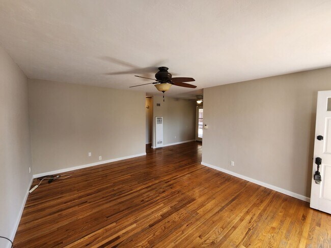3742 Crete St San Diego, CA 92117 photo 3