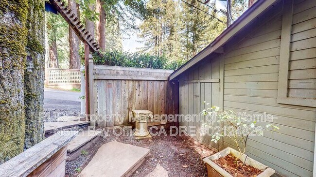 17475 Summit Ave Guerneville, CA 95446 photo 3