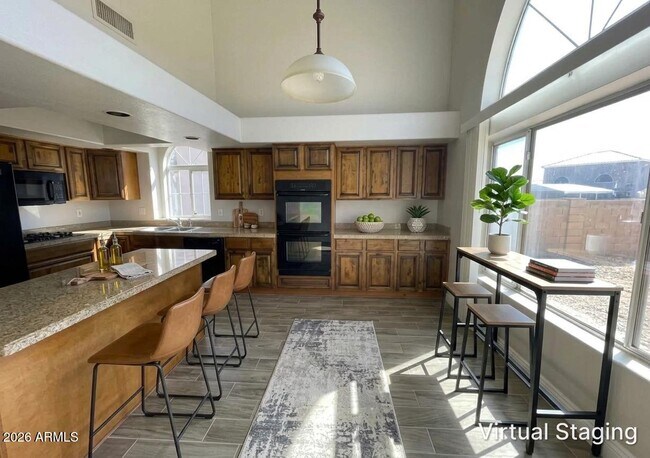 10925 W Kaler Dr photo 5
