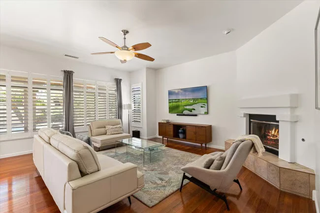 4211 E Kirkland Rd Phoenix, AZ 85050 photo 3