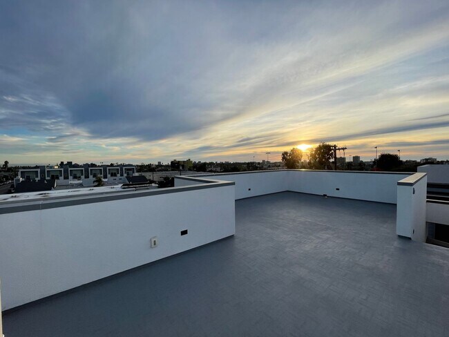 2844 Polk Ave San Diego, CA 92104 photo 2