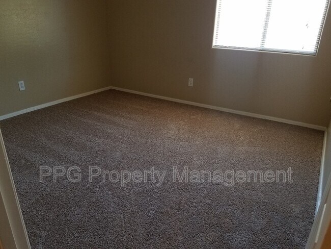 16242 W Banff Ln Surprise, AZ 85379 photo 5