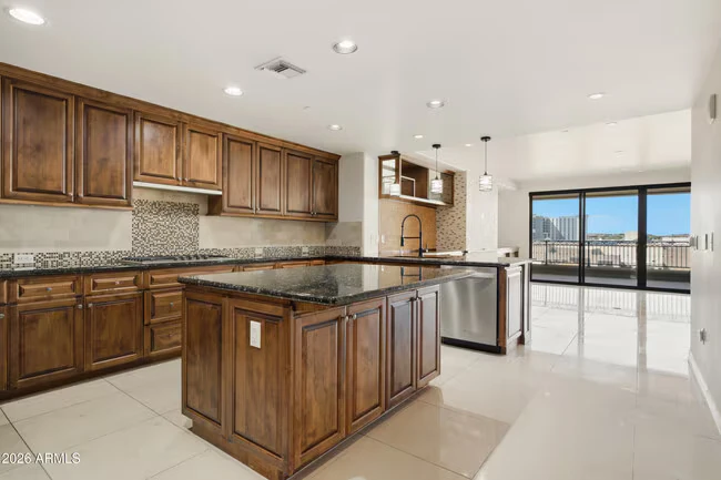7175 E Camelback Rd Scottsdale, AZ 85251 photo 3