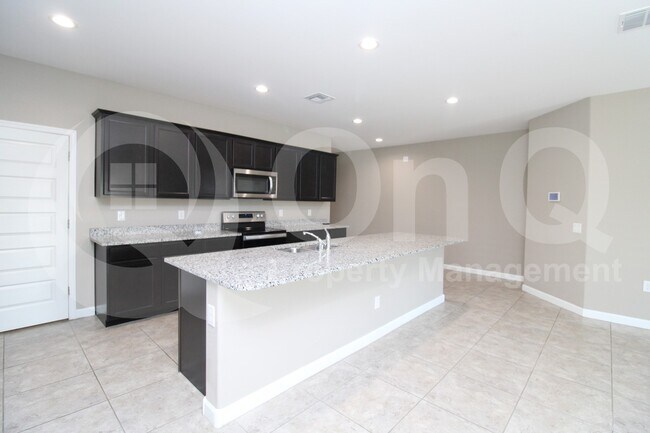 5330 W Alta Mesa Ave Phoenix, AZ 85339 photo 4
