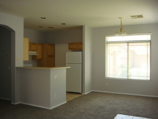1220 S Roger Way Chandler, AZ 85286 photo 4