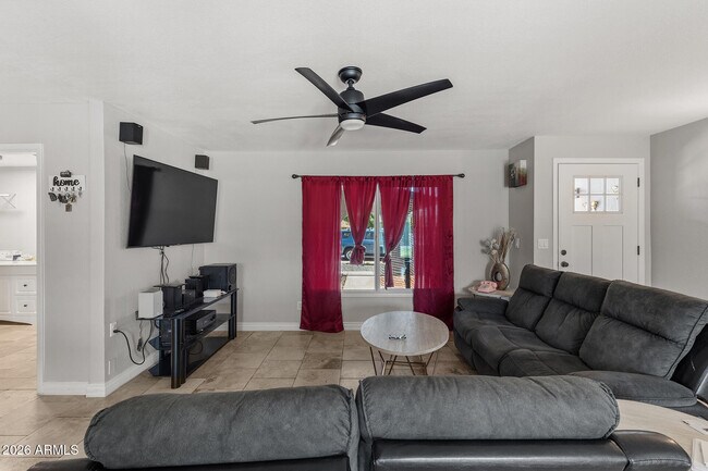 4716 W Christy Dr Glendale, AZ 85304 photo 3