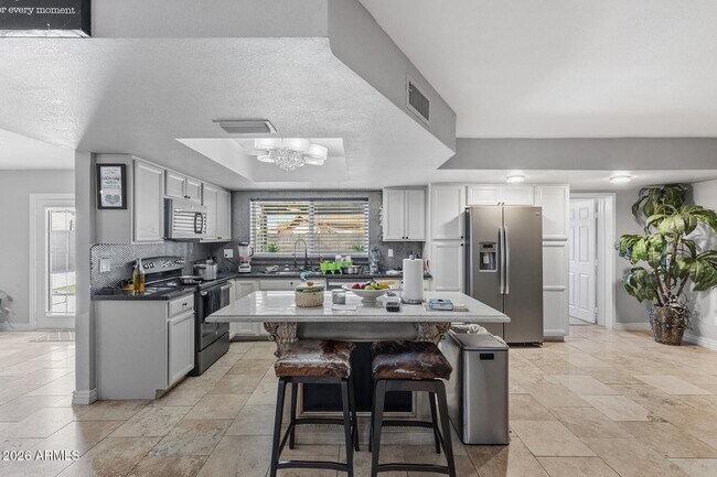 4716 W Christy Dr Glendale, AZ 85304 photo 4