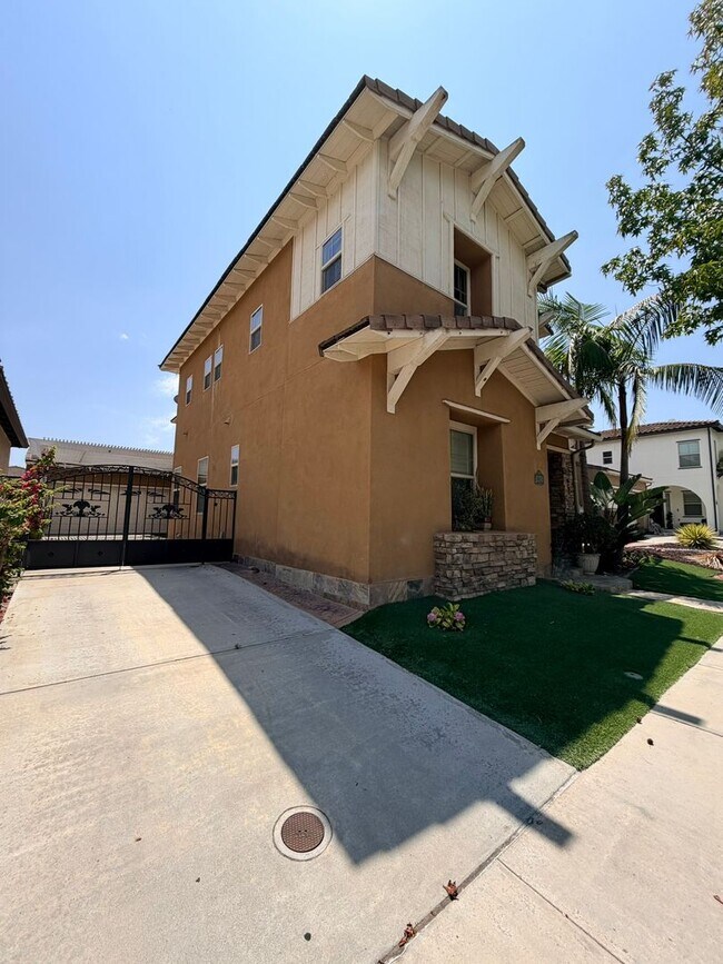 2370 Arbor View St Chula Vista, CA 91915 photo 4