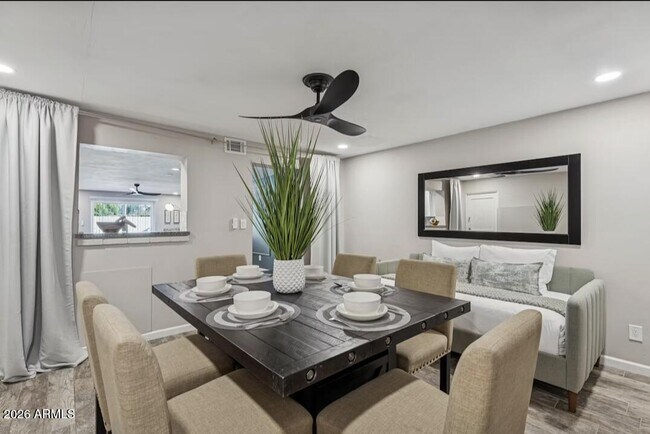 7635 E Minnezona Ave Scottsdale, AZ 85251 photo 3