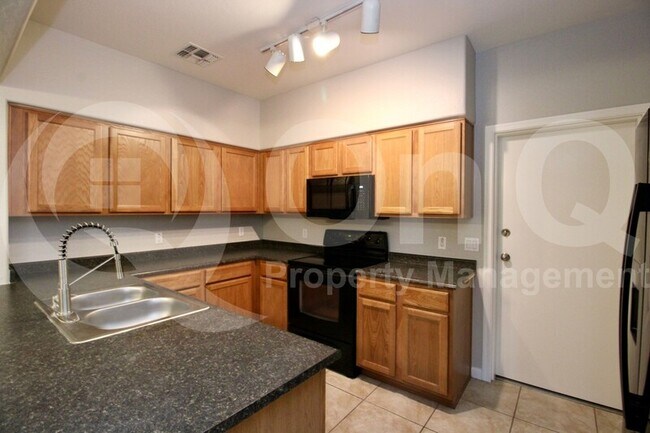 525 N Miller Rd Scottsdale, AZ 85257 photo 4