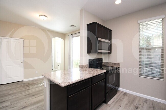 1434 S Ponderosa Dr Gilbert, AZ 85296 photo 3