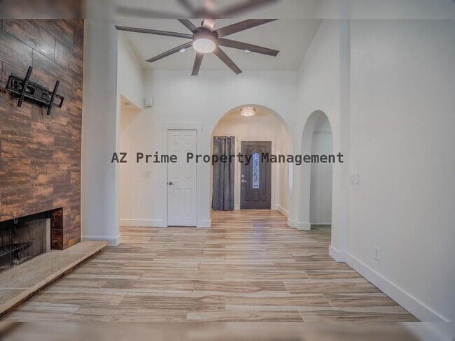 9054 N 84th Ln Peoria, AZ 85345 photo 5