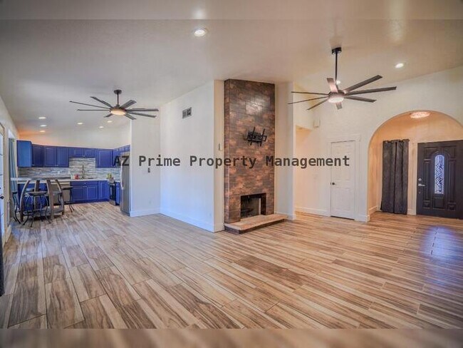 9054 N 84th Ln Peoria, AZ 85345 photo 4