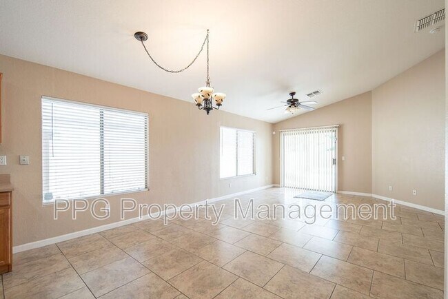 15531 W Port Royale Ln Surprise, AZ 85379 photo 5
