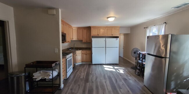 750 Bellomy St Santa Clara, CA 95050 photo 2
