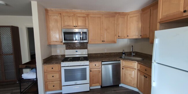 750 Bellomy St Santa Clara, CA 95050 photo 3