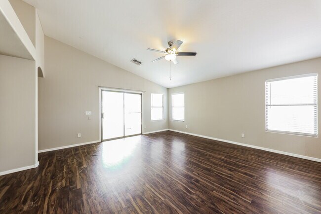 2040 S 86th Ln Tolleson, AZ 85353 photo 3
