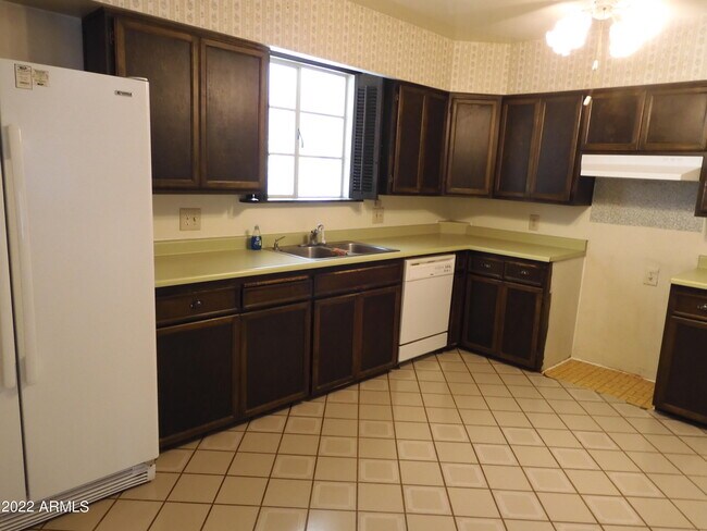 2825 N 33rd St Phoenix, AZ 85008 photo 3