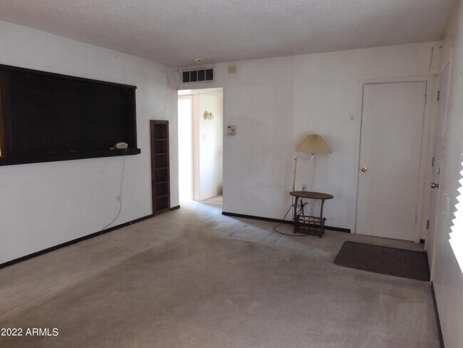 2825 N 33rd St Phoenix, AZ 85008 photo 5