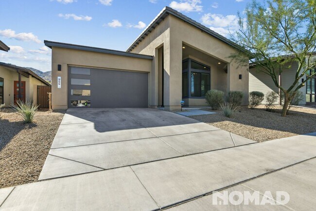 955 E Paseo Way Phoenix, AZ 85042 photo 2