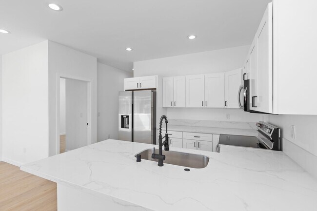 4104-4106 F St San Diego, CA 92102 photo 2