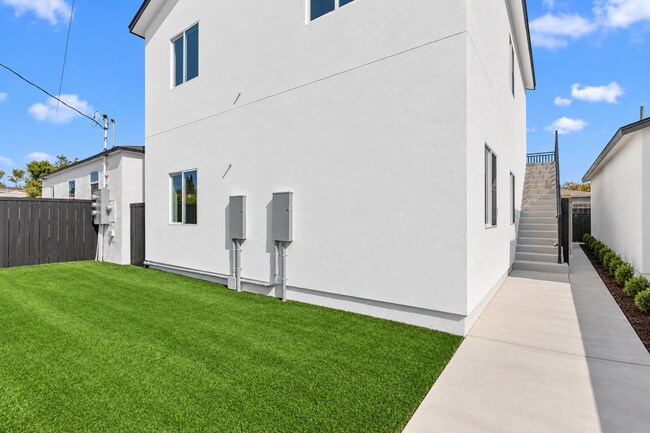 4104-4106 F St San Diego, CA 92102 photo 3