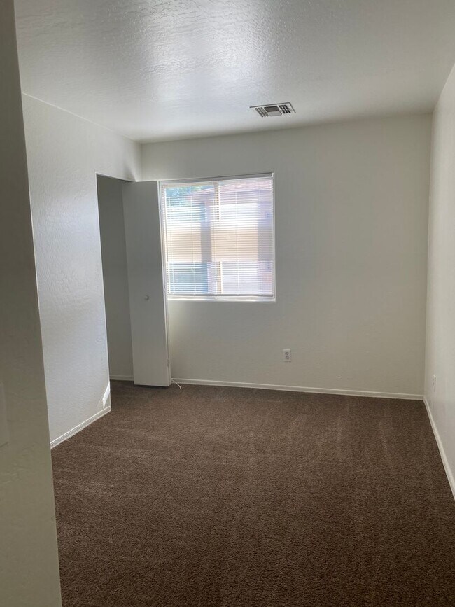 1110 E Mohave St Phoenix, AZ 85034 photo 5