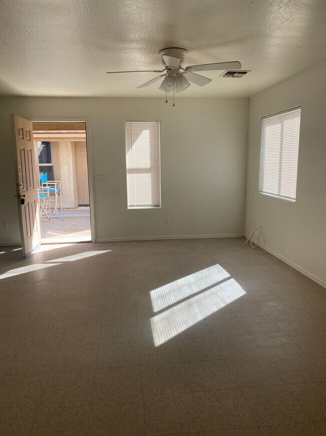 1110 E Mohave St Phoenix, AZ 85034 photo 2
