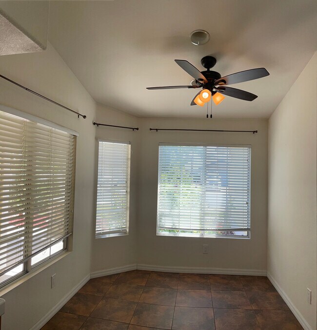 36155 Bergen St Winchester, CA 92596 photo 5