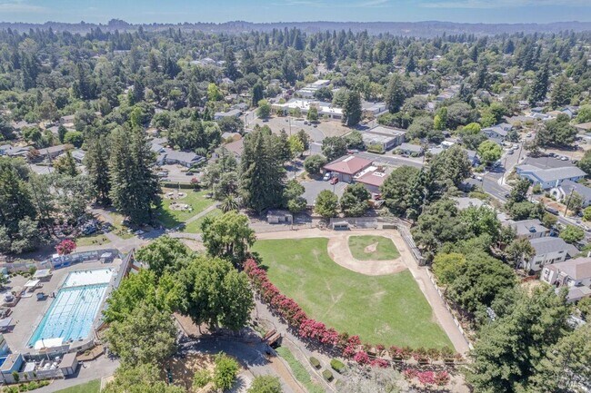 7321 Bodega Ave Sebastopol, CA 95472 photo 3