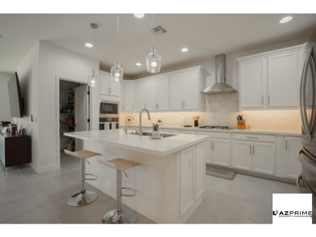 12125 W Luxton Ln Avondale, AZ 85323 photo 2