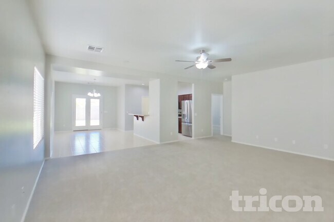 1154 E Canyon Trail San Tan Valley, AZ 85143 photo 3