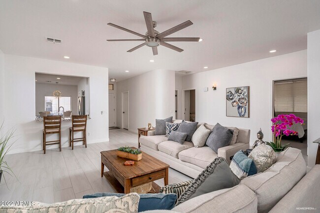1036 E Susan Ln Tempe, AZ 85288 photo 4