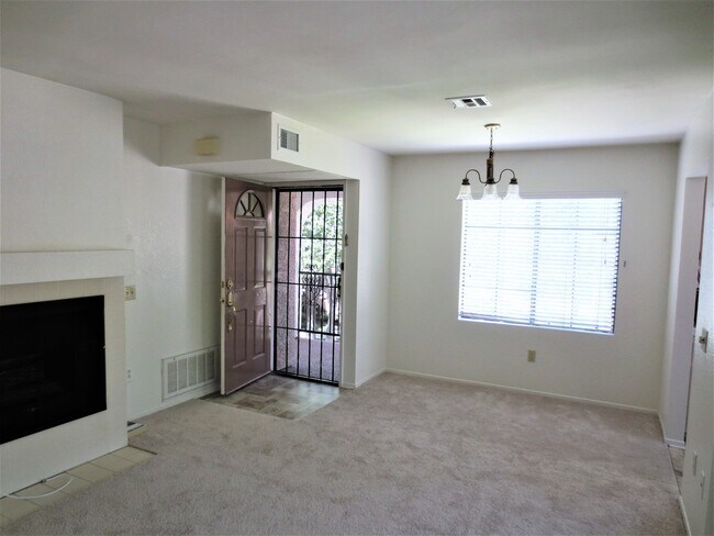 10684 Dabney Dr San Diego, CA 92126 photo 3