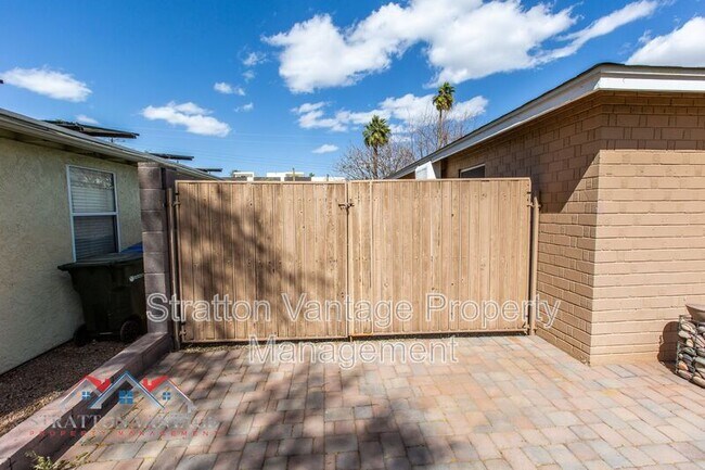 1112 E Georgia Ave Phoenix, AZ 85014 photo 4