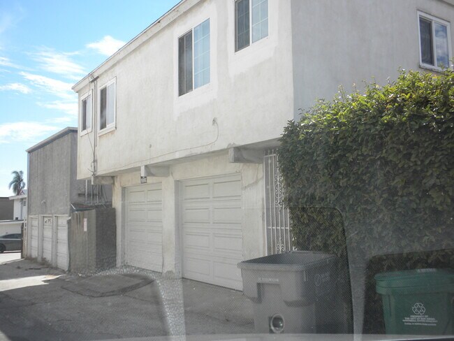4442 Estrella Ave San Diego, CA 92115 photo 2