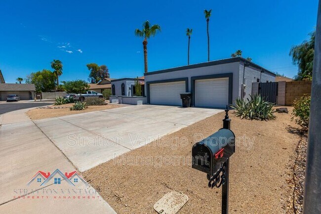 2223 W Nopal Cir Mesa, AZ 85202 photo 2