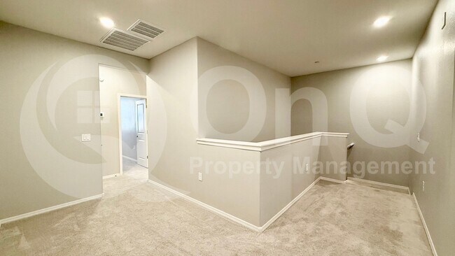 2669 S Peppertree Dr Gilbert, AZ 85295 photo 5