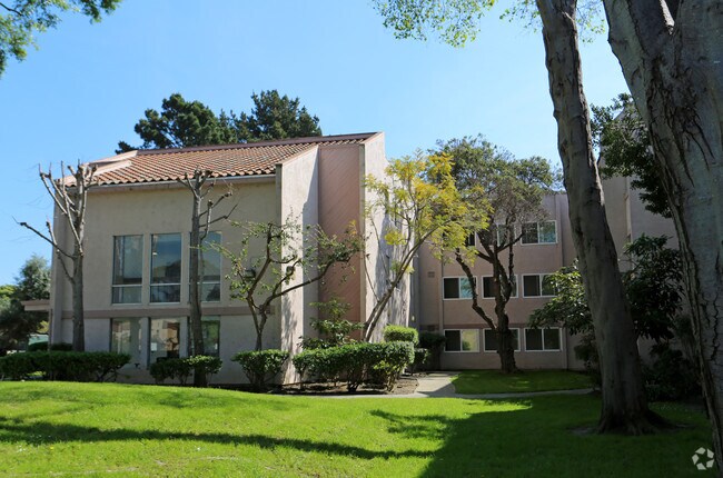 Apartments on Church Ln Near El Portal Dr. · San Pablo photo 2