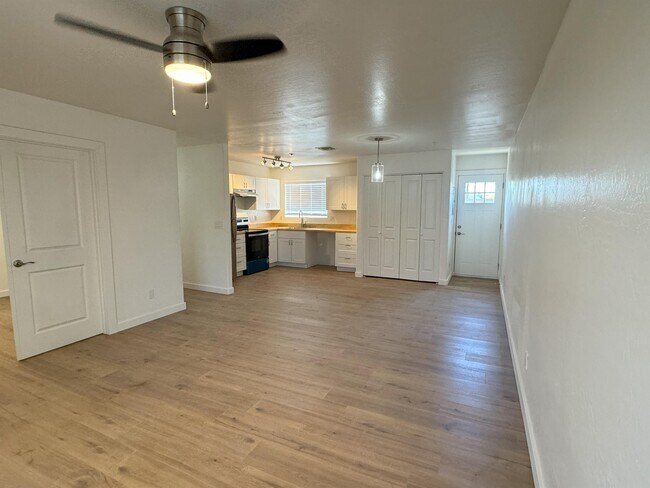 1455 E Taylor St Phoenix, AZ 85006