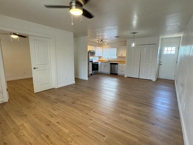 1455 E Taylor St Phoenix, AZ 85006 photo 3