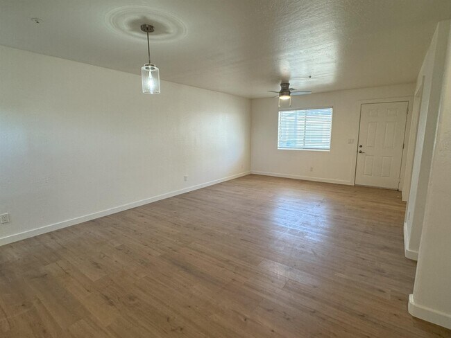 1455 E Taylor St Phoenix, AZ 85006 photo 2