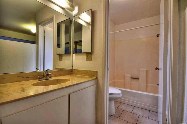 221 San Marin Dr Novato, CA 94945 photo 2