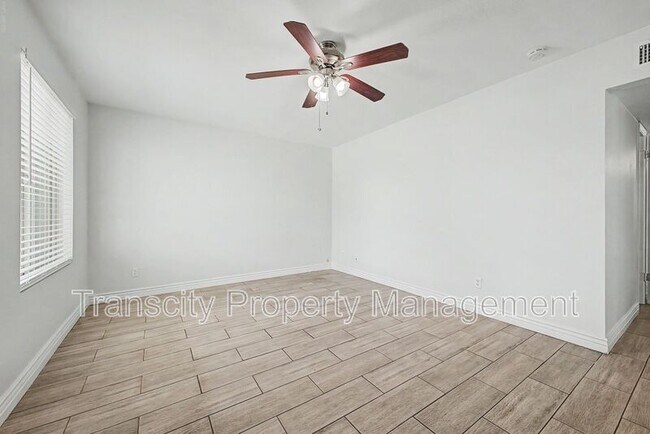 4328 E Saint Catherine Ave Phoenix, AZ 85042 photo 3