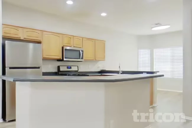 14621 W Ventura St Surprise, AZ 85379 photo 5