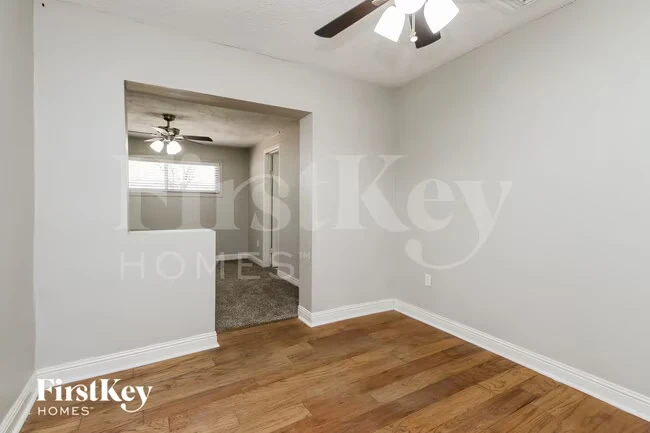 930 E Weber Dr photo 5