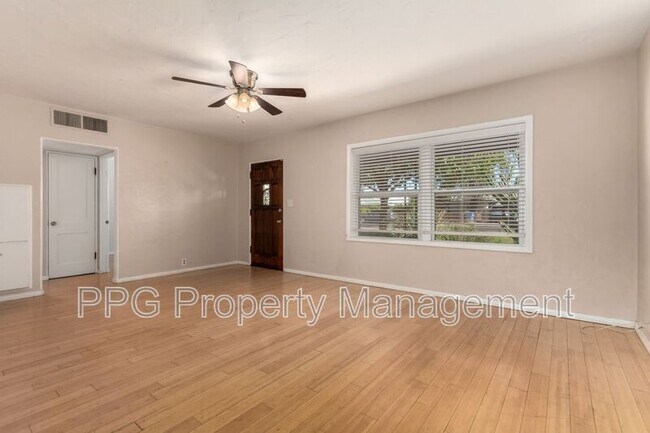 2455 E Amelia Ave Phoenix, AZ 85016 photo 5