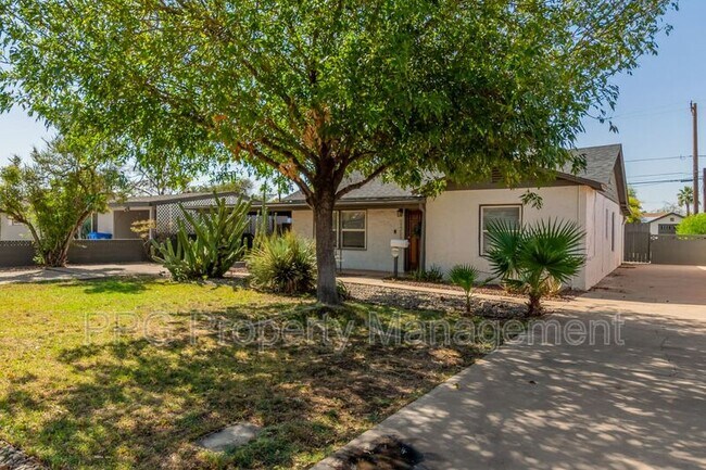 2455 E Amelia Ave Phoenix, AZ 85016 photo 2