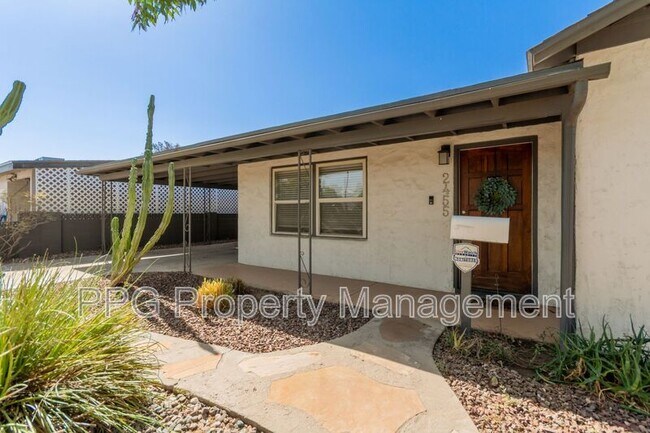 2455 E Amelia Ave Phoenix, AZ 85016 photo 4
