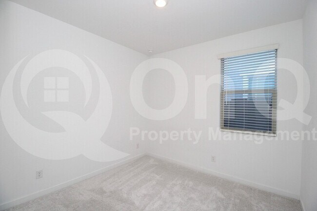 5918 South 25th Lane Phoenix, AZ 85041 photo 4